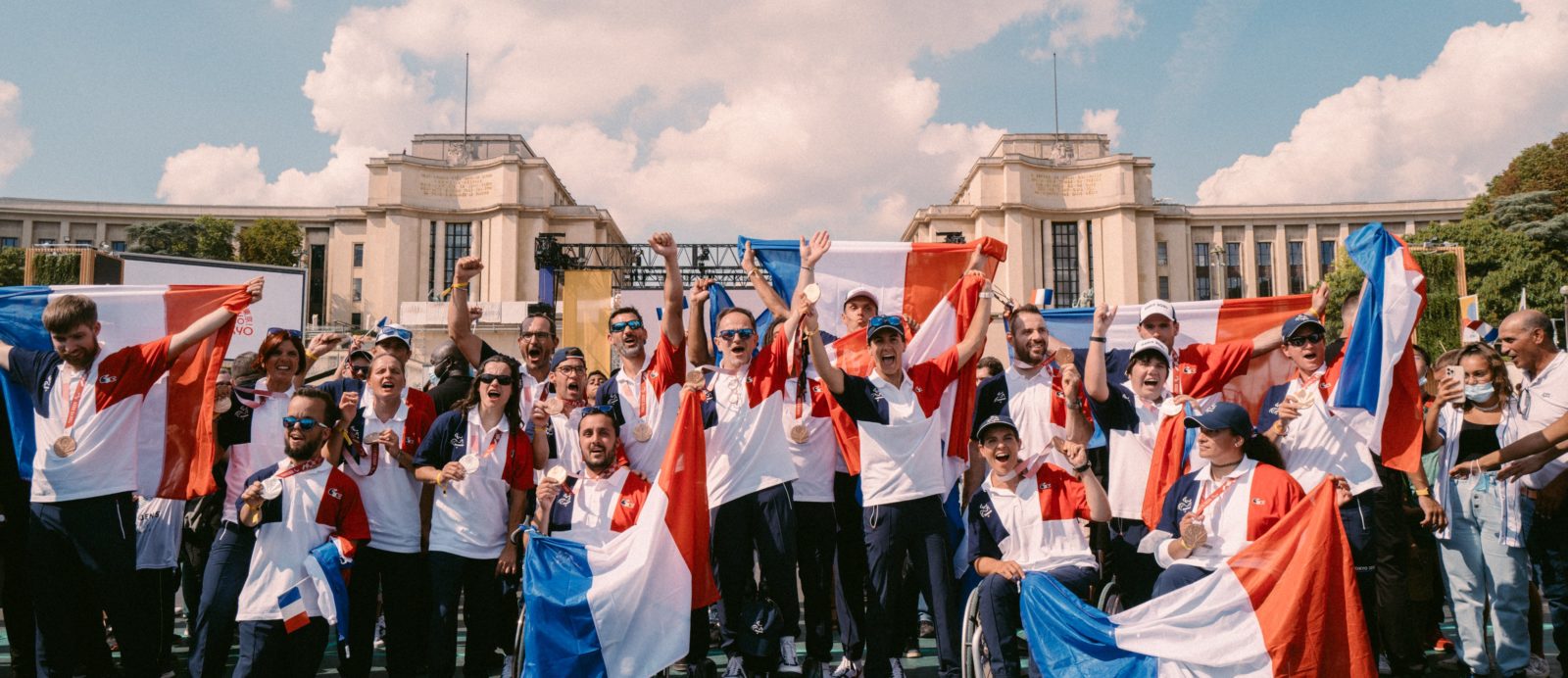Connaissez vous l'histoire des drapeaux olympiques et - Ville de Paris